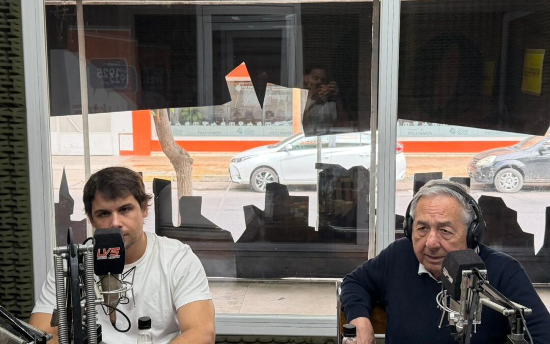 Eduardo Caputo fue a un programa radial